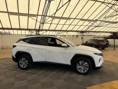 Used Hyundai Tucson SE 230 HP (169 kW) 2021 White SUV