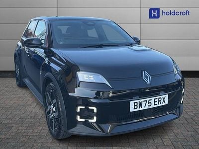 Used Renault R5 110 kW (150 HP) 2025 Special metallic  diamond black  Hatchback