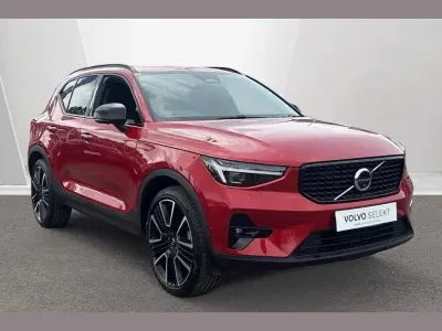 Used Volvo XC40 Ultra 161 HP (118 kW) 2025 Red SUV