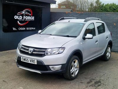 Used Dacia Sandero Lauréate 2015 Silver Hatchback
