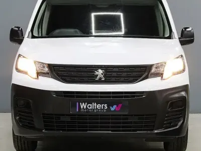 Used Peugeot Partner Premium 131 HP (96 kW) 2023 White MPV