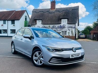 Second-hand VW Golf VIII Life 150 CP (110 kW) 2022 Argintiu Hatchback