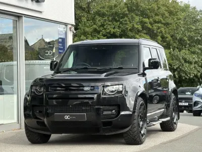 Used Land Rover Defender SE Dynamic 404 HP (297 kW) 2023 Black SUV