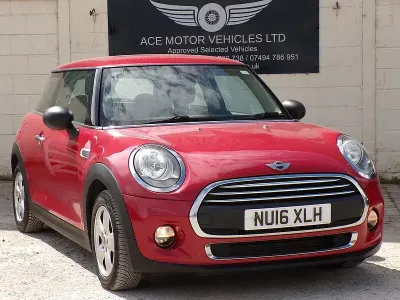 Used Mini ONE Hatch 102 HP (75 kW) 2016 Red Hatchback
