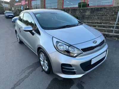 Used Kia Rio 83 HP (61 kW) 2016 Silver Hatchback