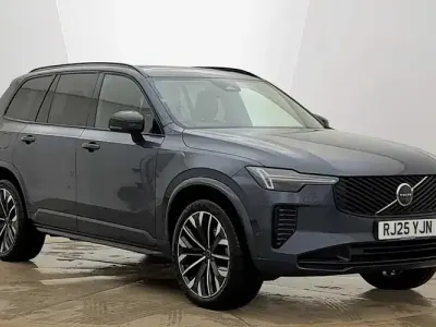 Used Volvo XC90 Plus 250 HP (183 kW) 2025 SUV