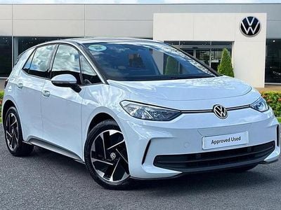 Begagnad VW ID.3 Pro 150 kW (204 HK) 2023 Vit Halvkombi
