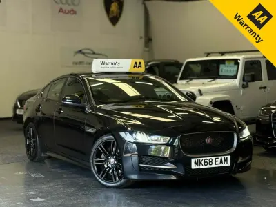 Gebraucht Jaguar XE R-Sport 180 PS (132 kW) 2018 Schwarz Limousine