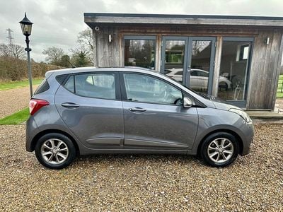 Used Hyundai i10 Premium 87 HP (63 kW) 2014 Grey Hatchback