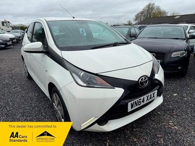 Used Toyota Aygo X-play 2014 White Hatchback