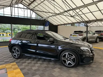 Käytetty Mercedes GLA220 AMG Line Premium 170 HP (125 kW) 2014 Musta Katumaasturi