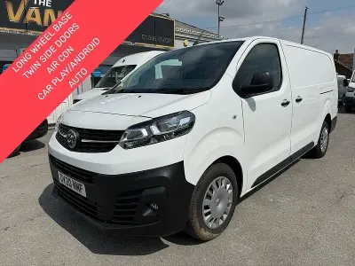 Used Vauxhall Vivaro 100 HP (73 kW) 2020 White MPV
