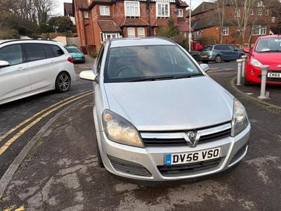 Silver Used 2006 Vauxhall Astra Estate | £1,995 (Good price)