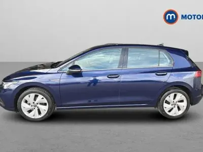 Used VW Golf VIII Style 131 HP (96 kW) 2023 Blue Hatchback
