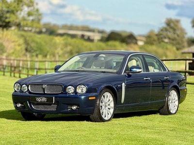 Used Jaguar XJ Executive 207 HP (152 kW) 2009 Blue Sedan