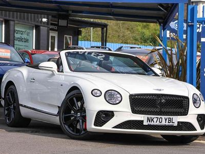 Begagnad Bentley Continental 550 HK (404 kW) 2020 Vit Cab