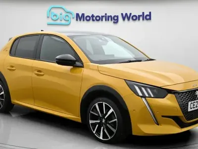 Used Peugeot 208 Premium 102 HP (75 kW) 2022 Yellow Hatchback