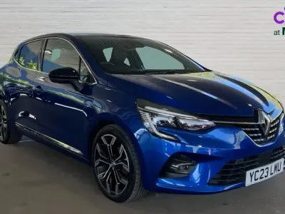Używany Renault Clio V Techno 90 KM (66 kW) 2023 Niebieski Hatchback