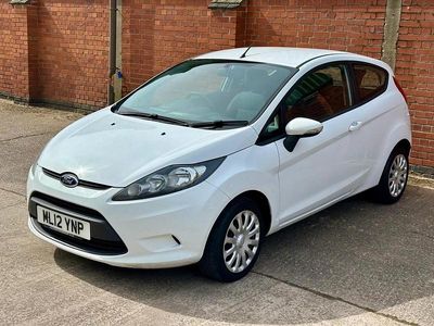 Used Ford Fiesta 82 HP (60 kW) 2012 White Hatchback
