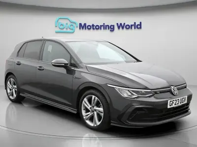 Second-hand VW Golf VIII R-line 130 CP (95 kW) 2023 Gri Hatchback