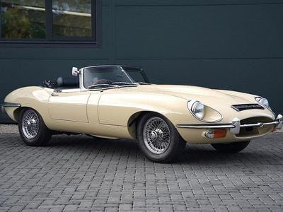 Used Jaguar E-Type 245 HP (180 kW) 1969 Cream Cabriolet