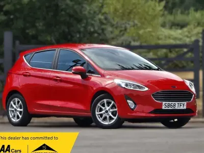 Used Ford Fiesta Zetec 83 HP (61 kW) 2018 Red Hatchback