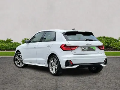 Begagnad Audi A1 Sportback S-Line 108 HK (79 kW) 2022 Vit Halvkombi