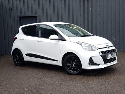 Used Hyundai i10 Premium 66 HP (48 kW) 2019 White Hatchback