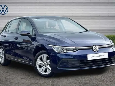 Used VW Golf VIII Life 130 HP (95 kW) 2022 Blue Hatchback