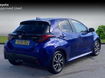 Used Toyota Yaris Hybrid Design 113 HP (83 kW) 2020 Blue Hatchback