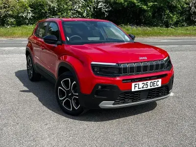 Usado Jeep Avenger Summit 100 HP (73 kW) 2025 Vermelho SUV