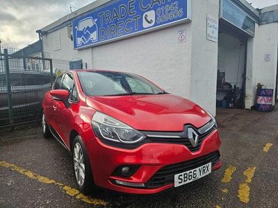 Used Renault Clio IV Dynamique 75 HP (55 kW) 2016 Red Hatchback