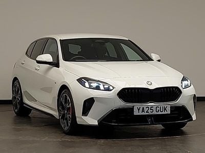 Begagnad BMW 120 M Sport 168 HK (123 kW) 2025 Vit Halvkombi