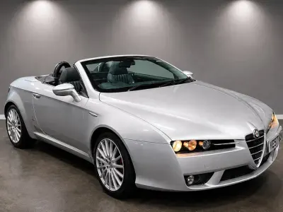 Begagnad Alfa Romeo Spider 185 HK (136 kW) 2007 Silver Cab