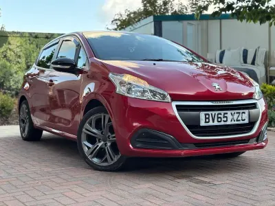 Używany Peugeot 208 Access 68 KM (50 kW) 2015 Czerwony Hatchback
