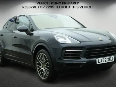 Begagnad Porsche Cayenne Platinum Edition 2023 Svart SUV