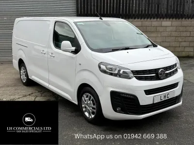Gebraucht Vauxhall Vivaro Sportive 2020 Weiß Van / Kleinbus