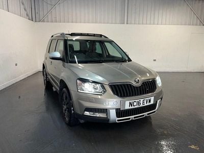 Used Skoda Yeti LAURIN & KLEMENT 150 HP (110 kW) 2016 Beige SUV