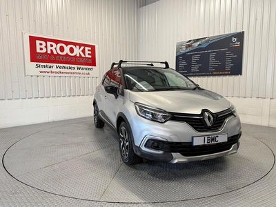 Silver/black Used 2017 Renault Captur Dynamique SUV | £9,490 (A bit pricey)