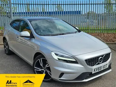 Usado Volvo V40 R-Design 120 HP (88 kW) 2019 Prateado Citadino