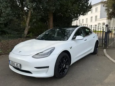 Usado Tesla Model 3 Long Range AWD 77 kW (106 HP) 2020 Branco Sedan