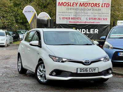 White Used 2016 Toyota Auris Hybrid Business Edition Hatchback | £9,690 (Fair price)