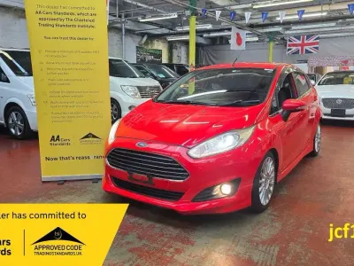 Used Ford Fiesta Zetec 100 HP (73 kW) 2014 Red Hatchback
