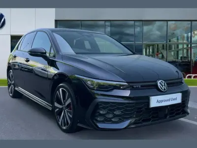 New VW Golf VIII GTE 267 HP (196 kW) 2026 Black Hatchback
