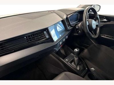 Used Audi A1 Design 95 HP (69 kW) 2021 Shell white SUV