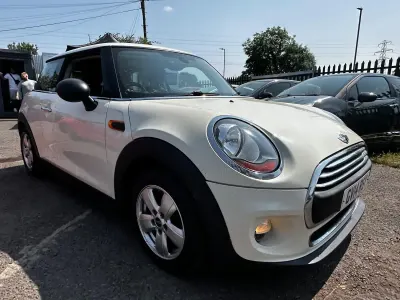 Used Mini ONE Hatch 102 HP (75 kW) 2014 White Hatchback