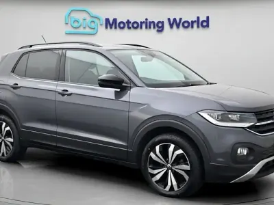 Usado VW T-Cross Black Edition 110 HP (80 kW) 2024 Cinzento SUV