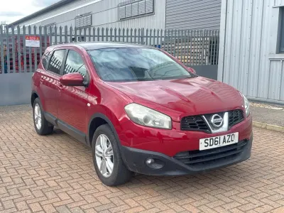 Używany Nissan Qashqai +2 Acenta 117 KM (86 kW) 2011 Czerwony SUV