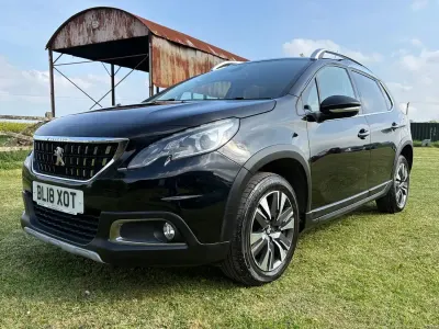 Używany Peugeot 2008 Allure 2018 Czarny SUV