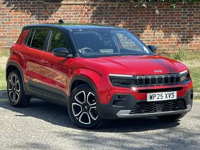 Used Jeep Avenger Summit 100 HP (73 kW) 2025 Red/black SUV